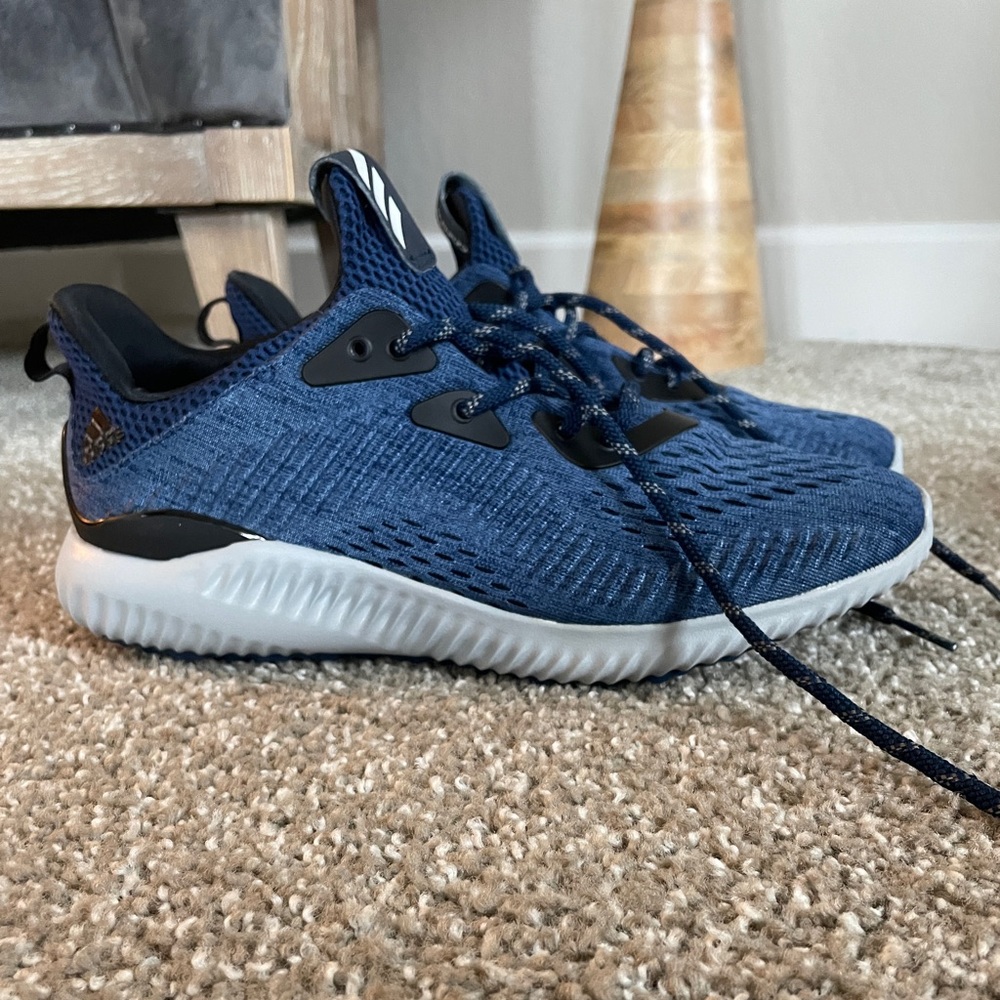 Women’s Adidas Alpha Bounce shoes